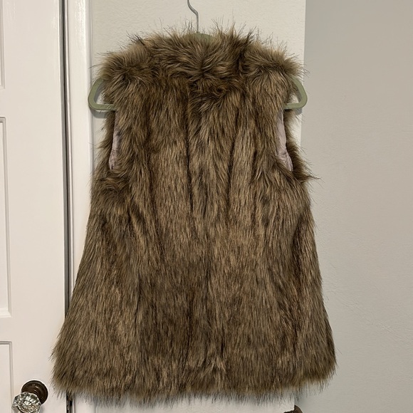 NWT Faux fur vest - Banana Republic - Picture 4 of 4